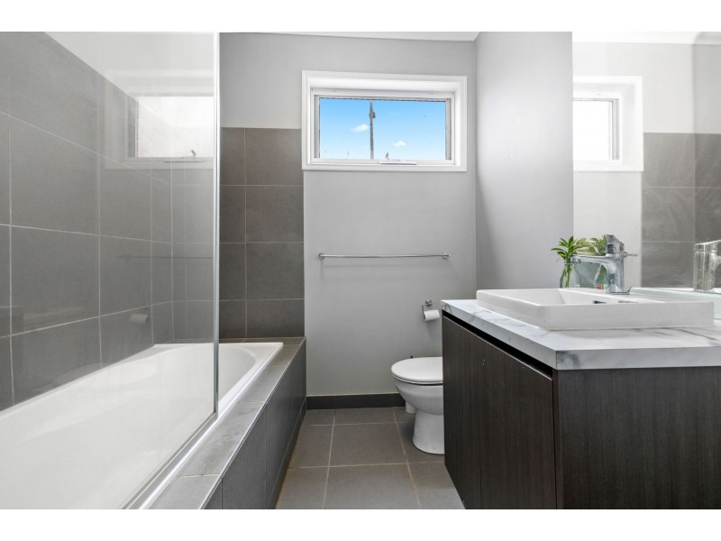 39 BURSA DR, Wyndham Vale VIC 3024