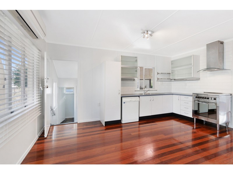 3 Pansy Street, Wynnum QLD 4178