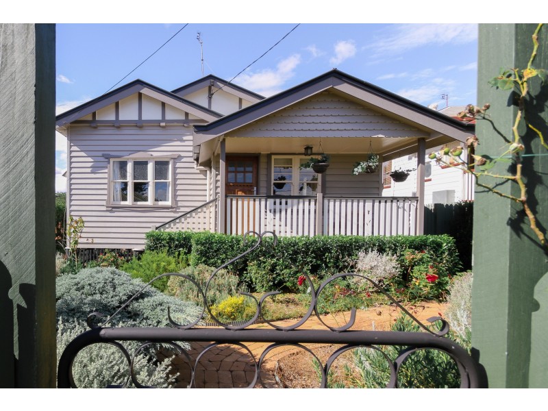 21 Cavell Street, East Toowoomba QLD 4350