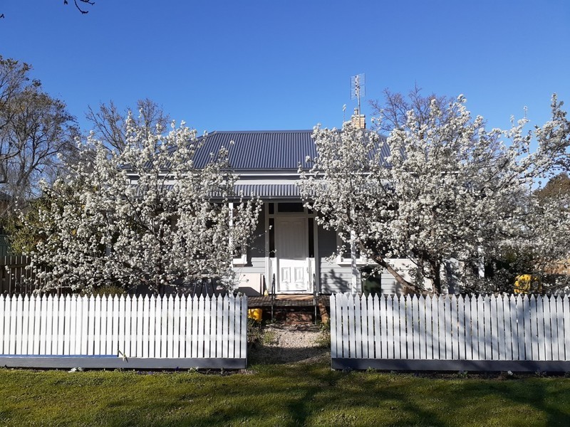 8 Bull  Street, Castlemaine VIC 3450