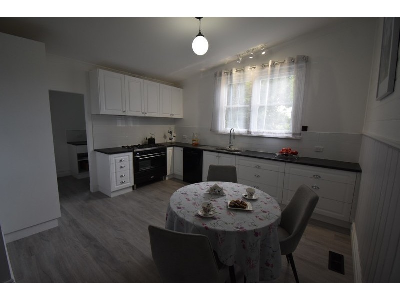 8 Bull  Street, Castlemaine VIC 3450