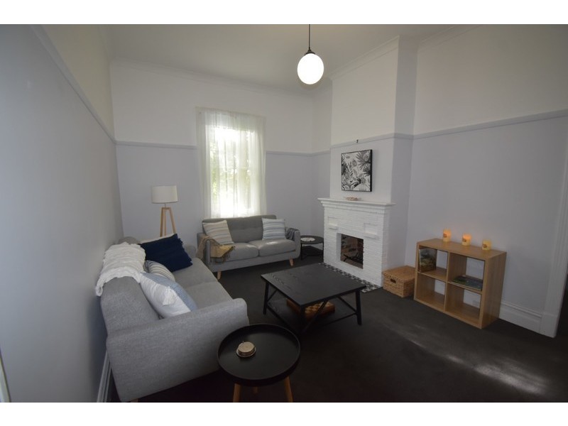 8 Bull  Street, Castlemaine VIC 3450