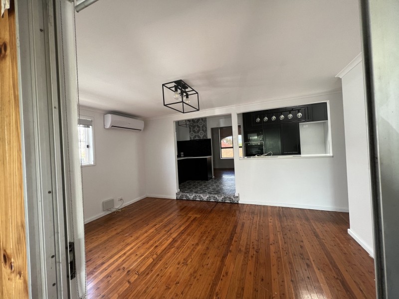 2/8 Bradbury Avenue, Campbelltown NSW 2560