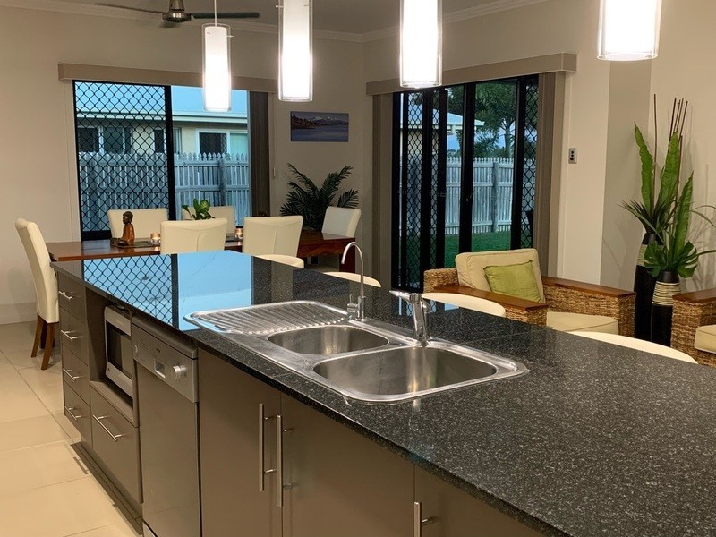 16 Mariala Court, Bushland Beach QLD 4818