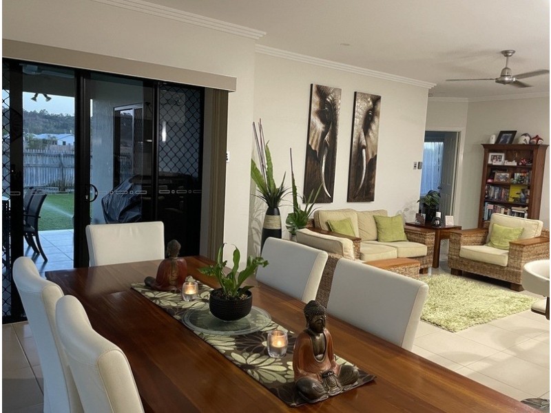 16 Mariala Court, Bushland Beach QLD 4818