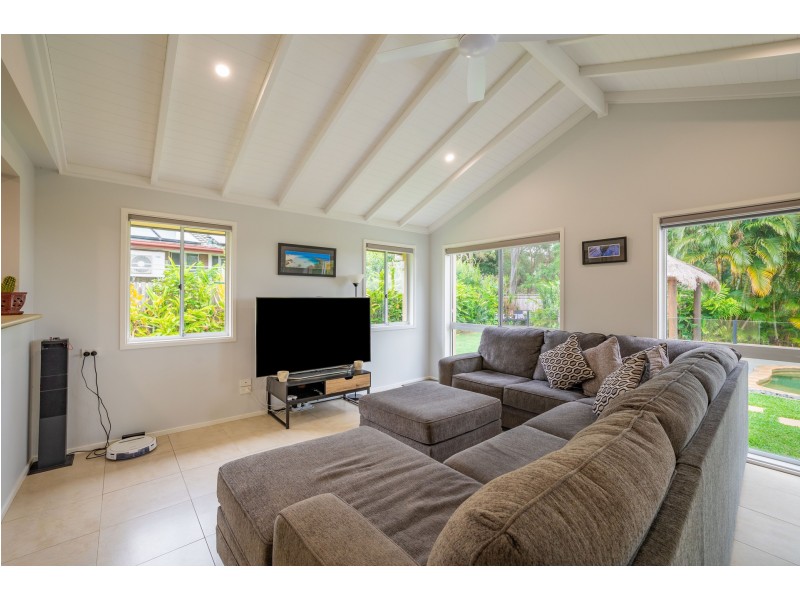 171 Simpsons Road, Elanora QLD 4221