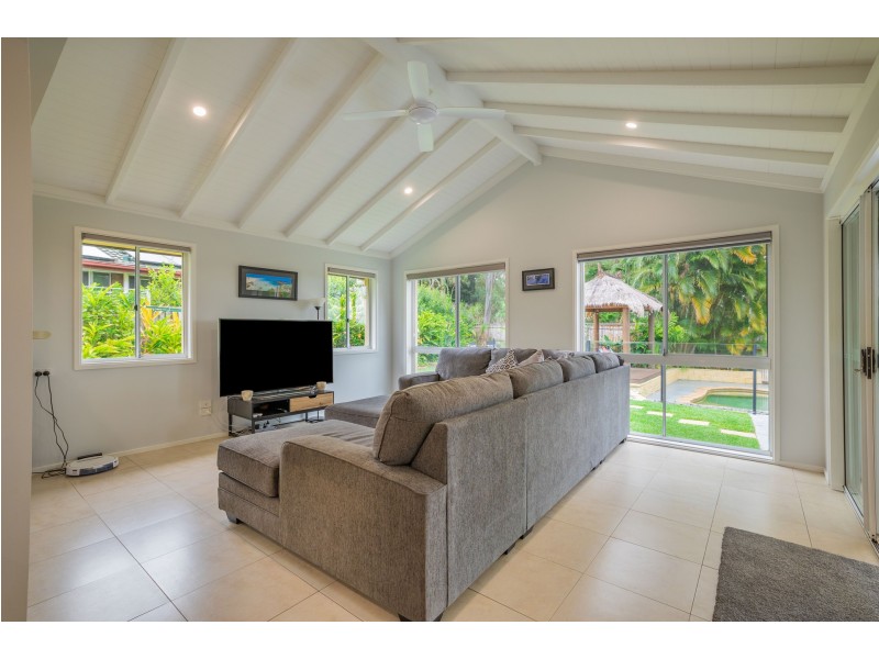 171 Simpsons Road, Elanora QLD 4221