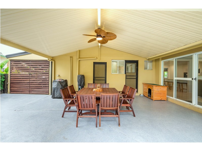 171 Simpsons Road, Elanora QLD 4221