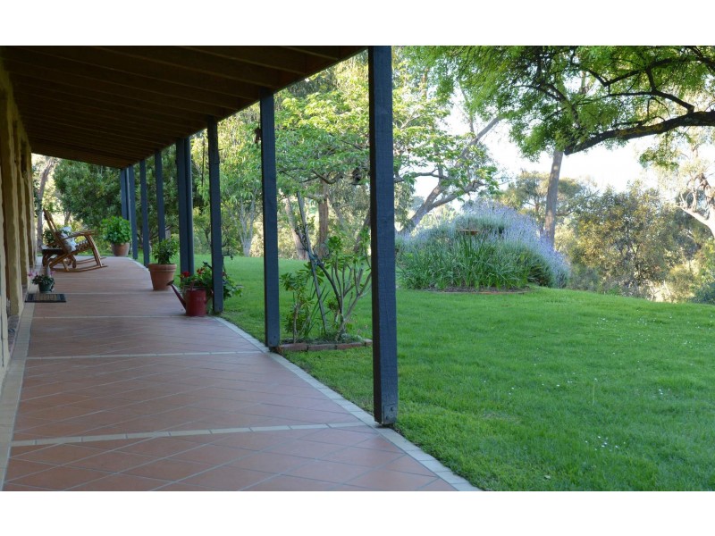 10 Fords Road, Gruyere VIC 3770