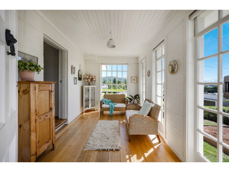 3 ILFRACOMBE CRESCENT, Sandy Bay TAS 7005