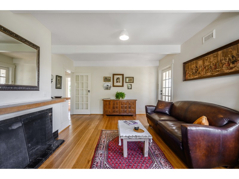 3 ILFRACOMBE CRESCENT, Sandy Bay TAS 7005
