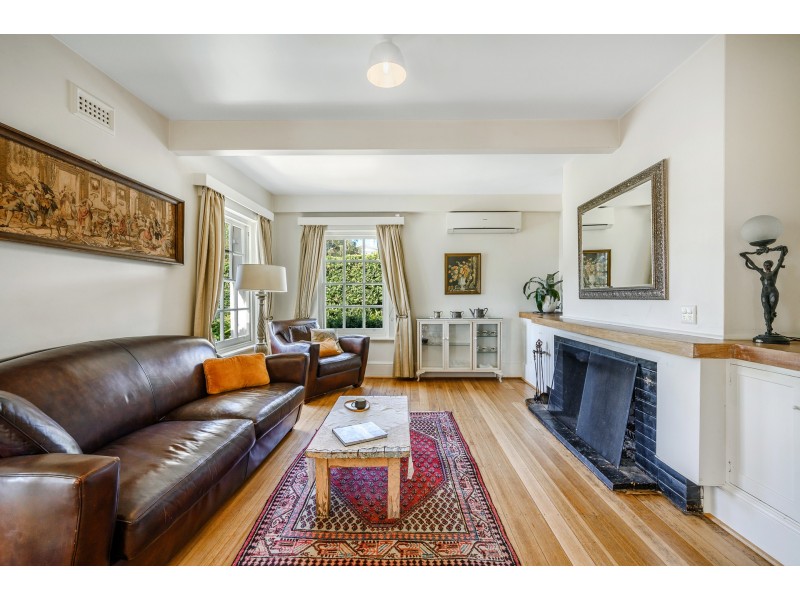3 ILFRACOMBE CRESCENT, Sandy Bay TAS 7005