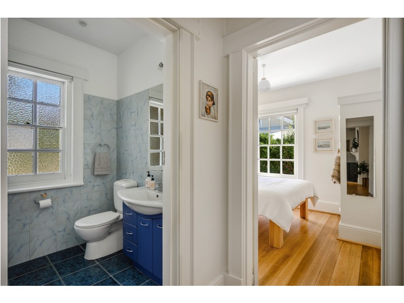 3 ILFRACOMBE CRESCENT, Sandy Bay TAS 7005