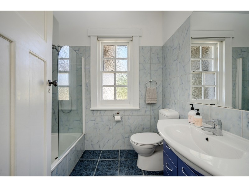 3 ILFRACOMBE CRESCENT, Sandy Bay TAS 7005