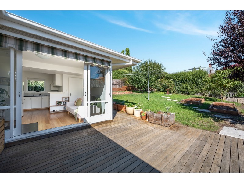 3 ILFRACOMBE CRESCENT, Sandy Bay TAS 7005