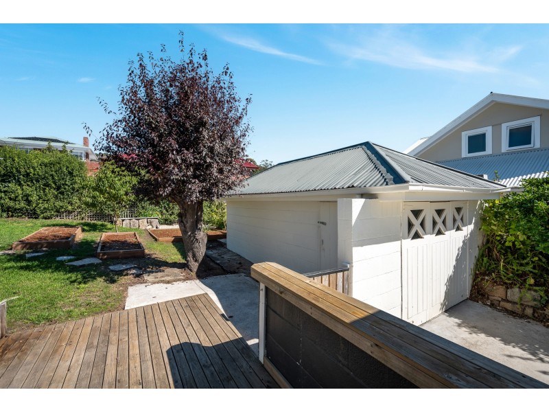 3 ILFRACOMBE CRESCENT, Sandy Bay TAS 7005