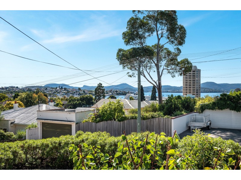 3 ILFRACOMBE CRESCENT, Sandy Bay TAS 7005