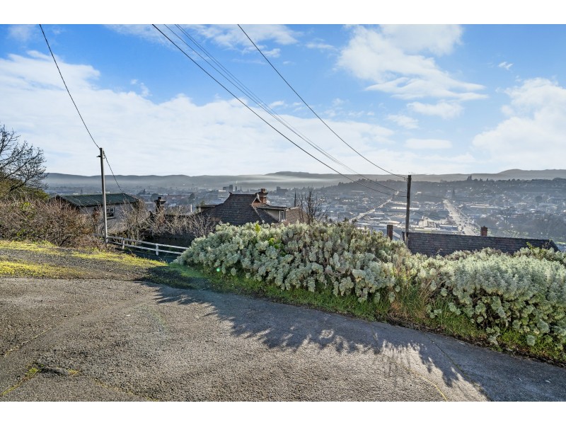 2/18 Stone Street, Launceston TAS 7250