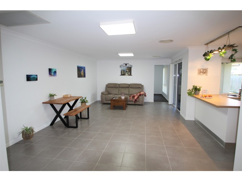 53 Briffney street, Kirkwood QLD 4680