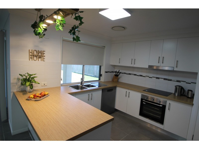 53 Briffney street, Kirkwood QLD 4680