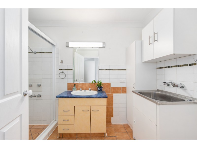 10/1976 Gold Coast Highway, Miami QLD 4220