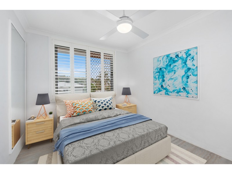 10/1976 Gold Coast Highway, Miami QLD 4220