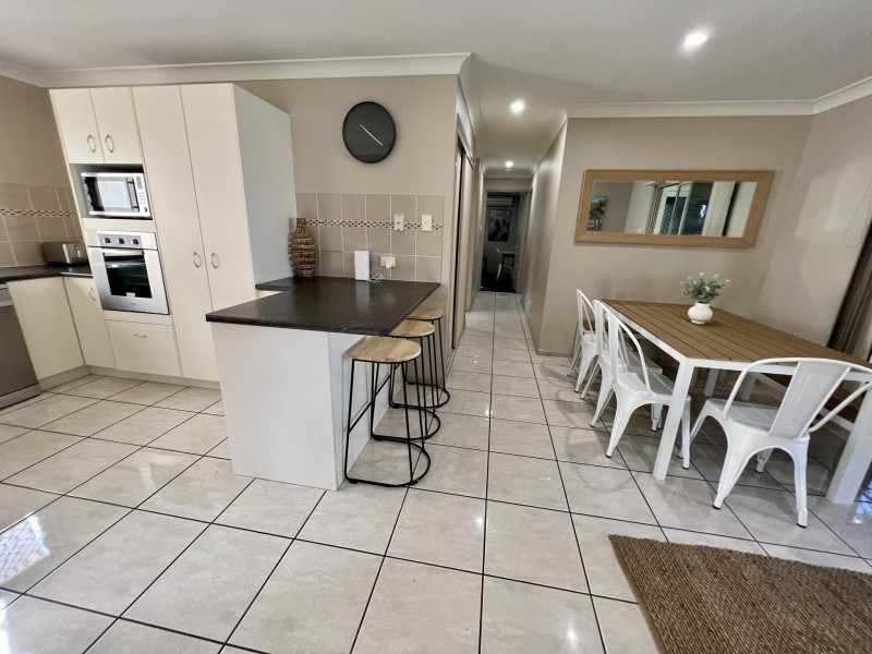 40 Corrimal Place, Sandstone Point QLD 4511