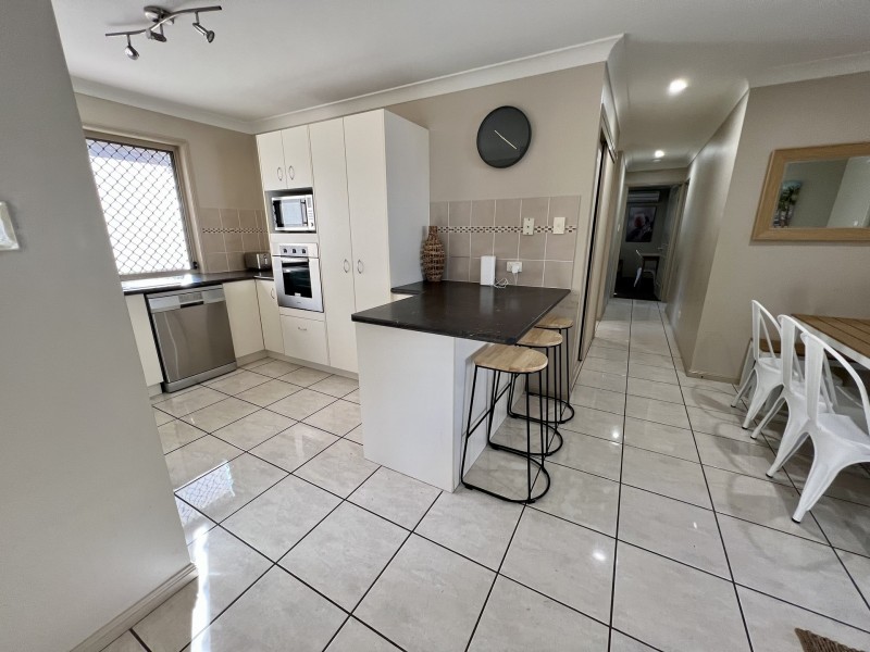 40 Corrimal Place, Sandstone Point QLD 4511