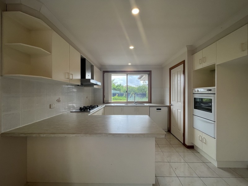 3 Russell Court, Altona Meadows VIC 3028