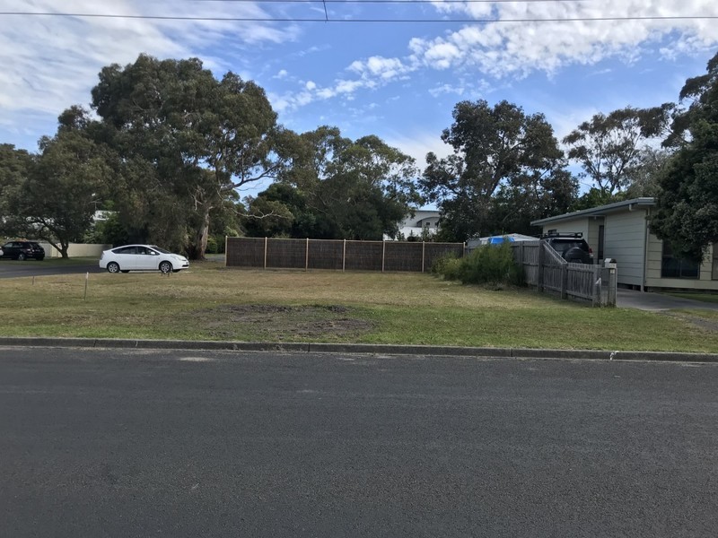 61 Toorak Road, Inverloch VIC 3996