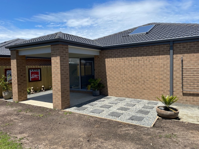 5 White Court, Eagle Point VIC 3878