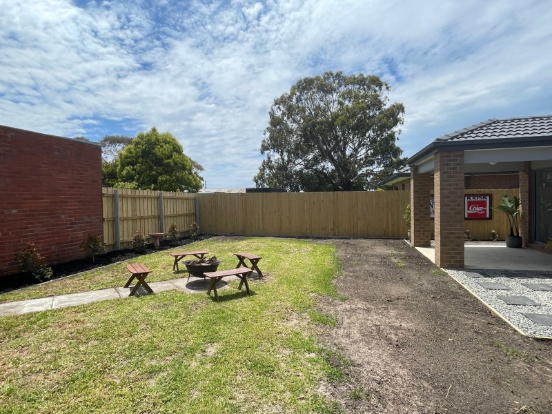 5 White Court, Eagle Point VIC 3878