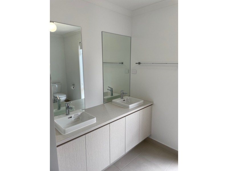 5 White Court, Eagle Point VIC 3878