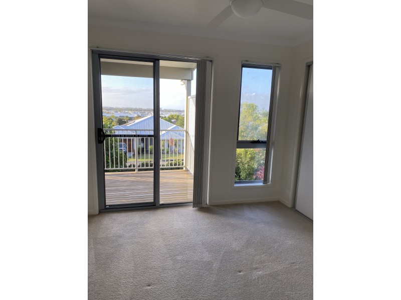1/2 Photinia Crescent, Mountain Creek QLD 4557