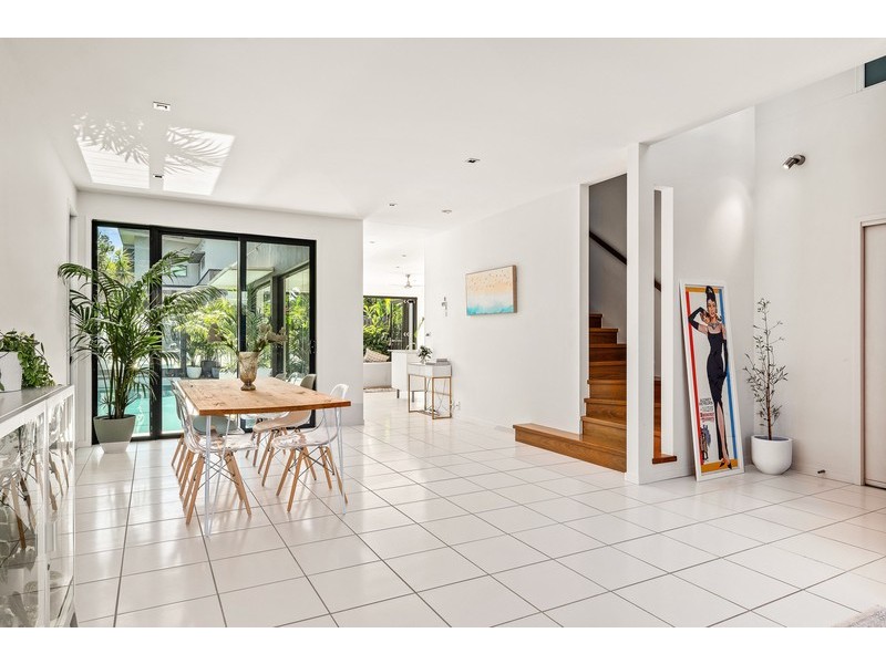 2 Shore Crescent, Bulimba QLD 4171