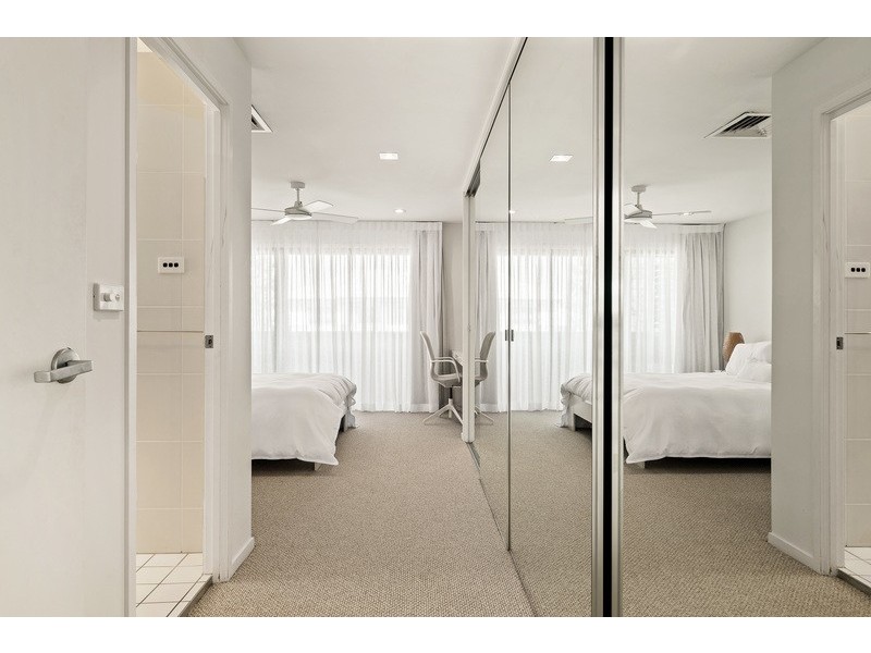 2 Shore Crescent, Bulimba QLD 4171