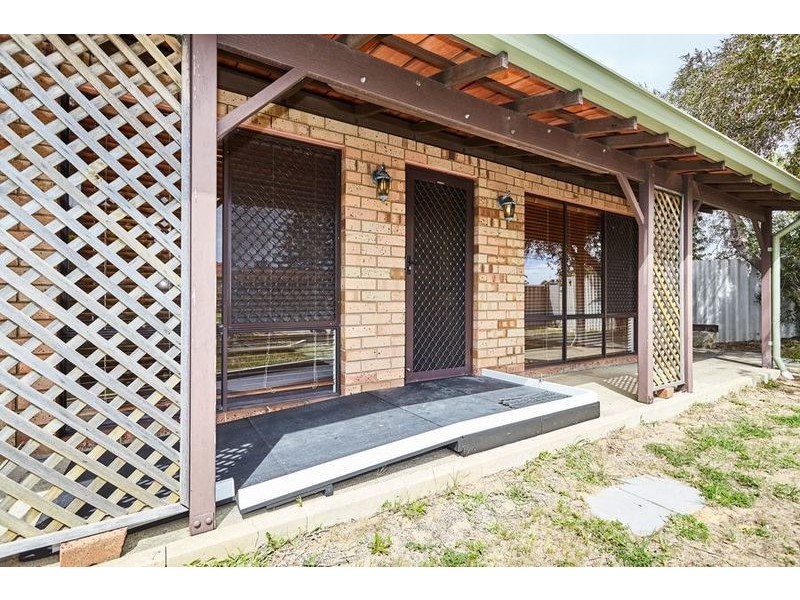 4 Moorhen Drive, Yangebup WA 6164