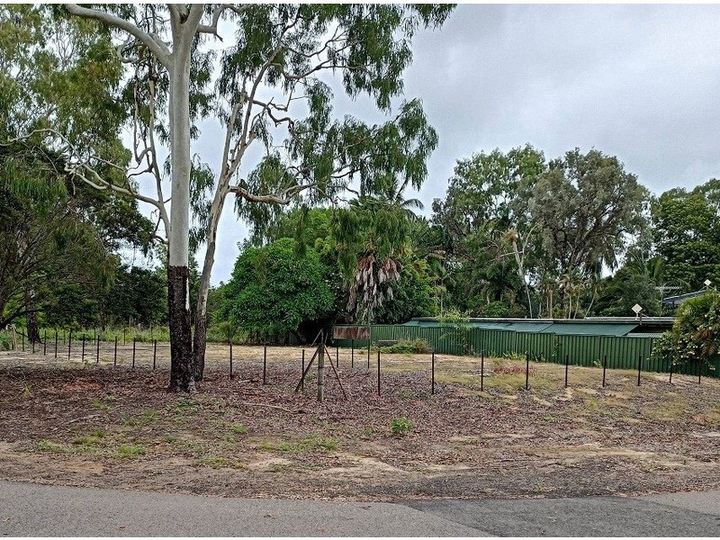 1 Atoll Street, Saunders Beach QLD 4818