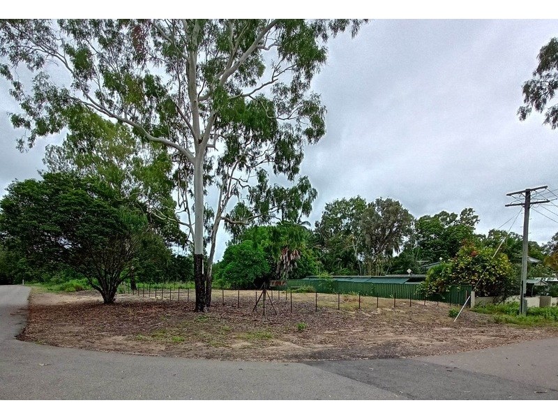 1 Atoll Street, Saunders Beach QLD 4818