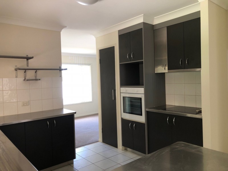 5 Chatsworth Cct, Capalaba QLD 4157