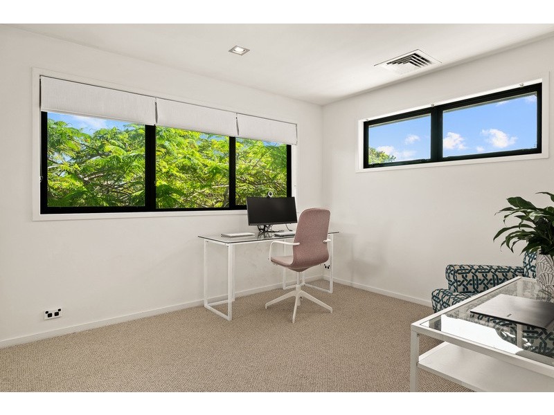 2 Shore Crescent, Bulimba QLD 4171