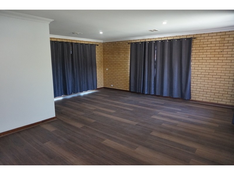 8 Hicks Way, Hillarys WA 6025