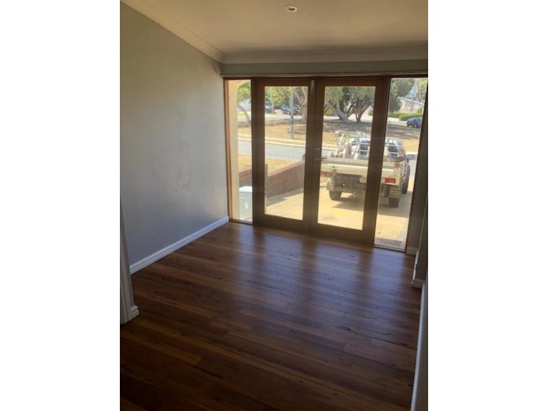 15 David Crescent, Hillarys WA 6025