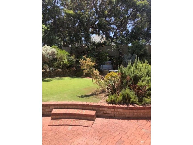 15 David Crescent, Hillarys WA 6025