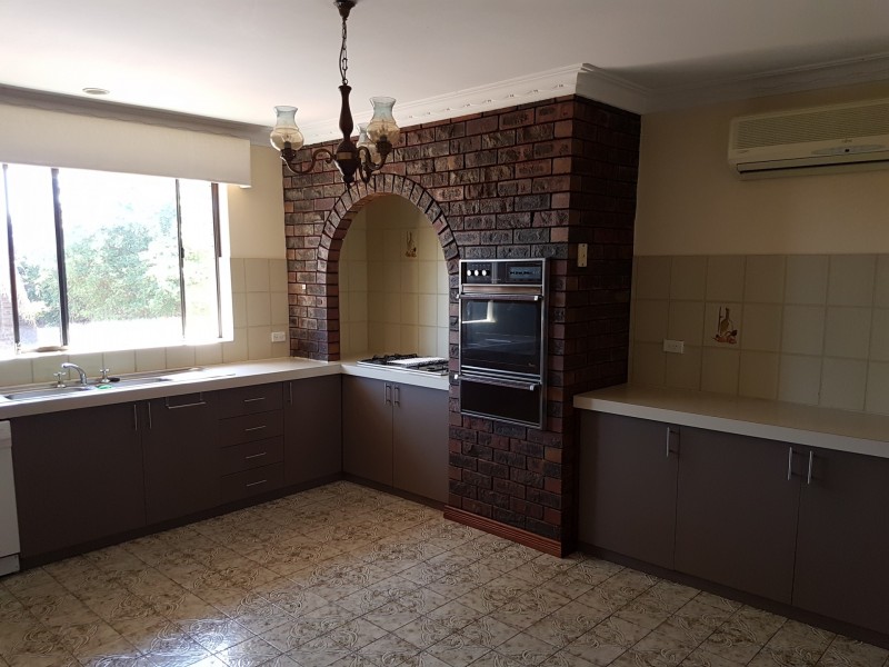 9 kookaburra st, Stirling WA 6021