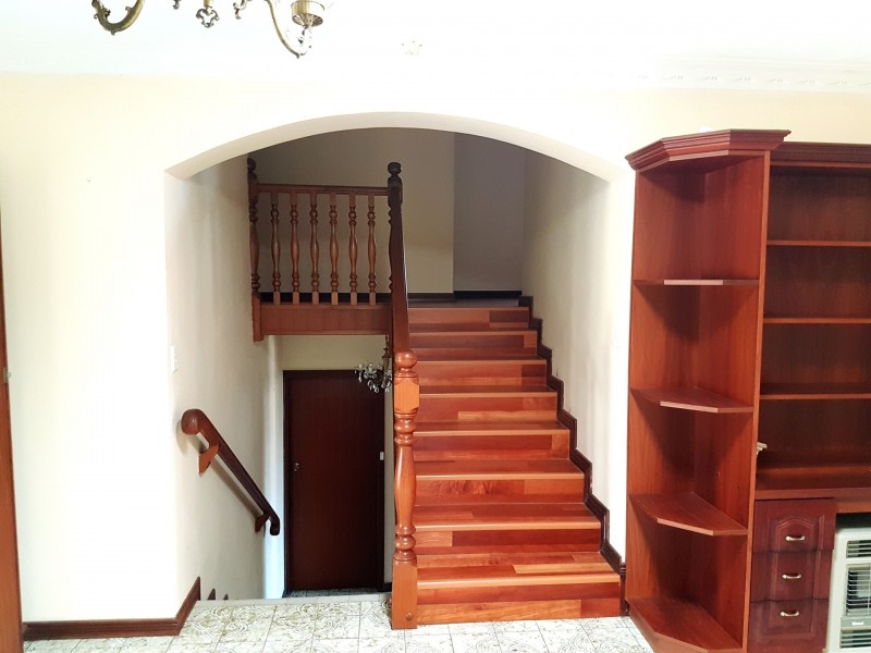 9 kookaburra st, Stirling WA 6021