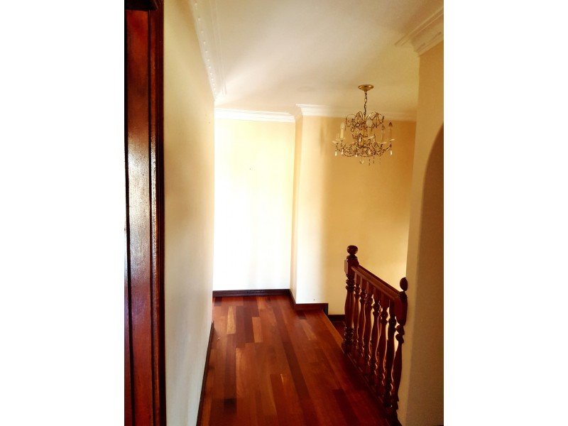 9 kookaburra st, Stirling WA 6021