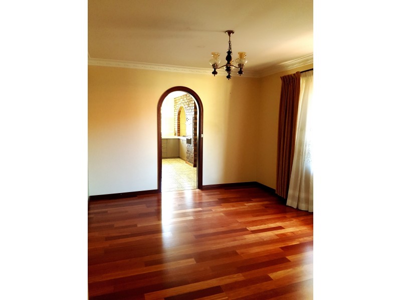 9 kookaburra st, Stirling WA 6021