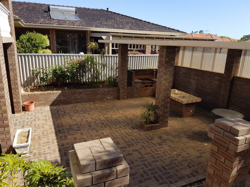 9 kookaburra st, Stirling WA 6021