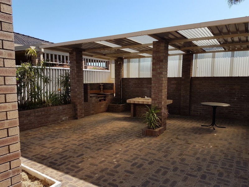 9 kookaburra st, Stirling WA 6021